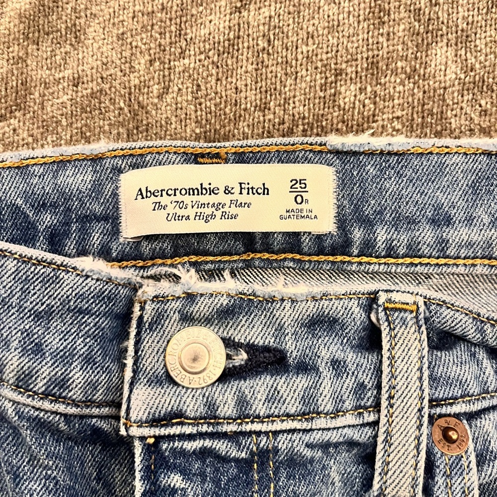 70’s Vintage Flare Ultra High Rise Jeans size 25.